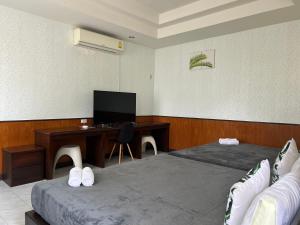 TV a/nebo společenská místnost v ubytování Suanpai Resort Sattahip