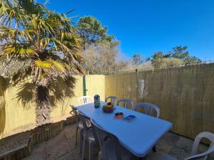 Fotografia z galérie ubytovania Maison 2 pièces avec mezzanine, à 400m de la plage, parking, jardin privé, 6 couchages - Saint-Hilaire-de-Riez - FR-1-224C-218 v destinácii Saint-Hilaire-de-Riez