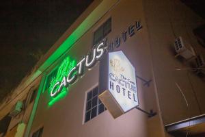 Certifikát, hodnocení, plakát nebo jiný dokument vystavený v ubytování The Cave By Cactus Hotel Skudai