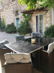 Zdjęcie z galerii obiektu Appartement dans un domaine Viticole w mieście Fontanès