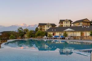Hồ bơi trong/gần Rupakot Resort
