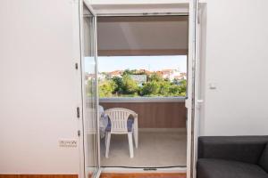 Zdjęcie z galerii obiektu Family friendly Apt Nin with a swimming pool w Nin