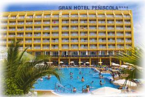 Bazén v ubytování Gran Hotel Peñiscola nebo v jeho okolí
