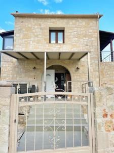 A balcony or terrace at Kathiana cozy apartment