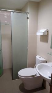 A bathroom at AnE House SHP Plaza 12 Lạch Tray, Hải Phòng
