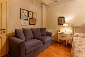 A seating area at Gallery Guesthouse