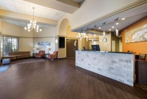 Vstupní hala nebo recepce v ubytování Best Western Escondido Hotel
