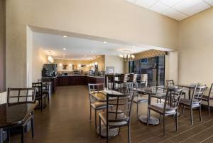Restaurace v ubytování Best Western Escondido Hotel