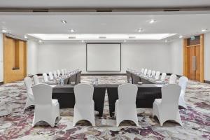 Konferenční prostory v ubytování Crowne Plaza Manila Galleria by IHG