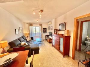 Telewizja i/lub zestaw kina domowego w obiekcie Dúplex ocean sea views