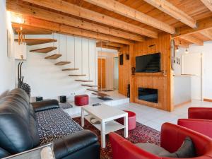 Posedenie v ubytovaní Villa spacieuse à Gruissan, 4 chambres, jardin privé, clim, proche plage, idéal familles/amis - FR-1-409A-18