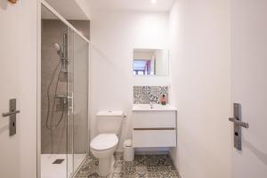Kúpeľňa v ubytovaní Studio Bompard 2 Centre Rodez, Parking Privé