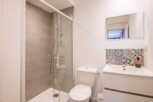 Kúpeľňa v ubytovaní Studio Bompard 2 Centre Rodez, Parking Privé