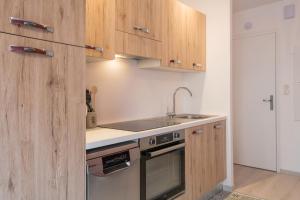 Kuchyňa alebo kuchynka v ubytovaní Studio Bompard 2 Centre Rodez, Parking Privé