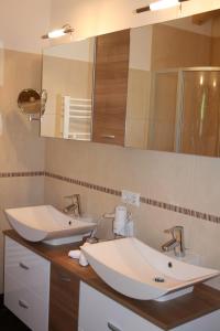 Ένα μπάνιο στο Landsitz Fuschlsee +34 φωτογραφίες