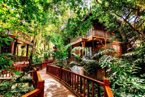 Ein Garten an der Unterkunft Ocean Bay Resort & Spa Phu Quoc