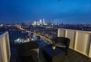 Gallery image of Stunning property with London city and river views in London