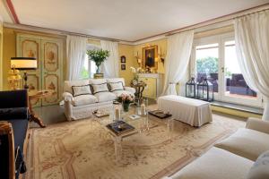 Et sittehjørne på Luxury Villa Napoleon near Florence