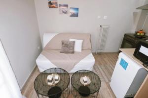 A seating area at Cozy Apartment in the heart of Athens!