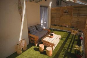 A seating area at Cozy Apartment in the heart of Athens!
