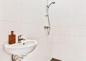 Koupelna v ubytování Zingle Stay Airport Hotel