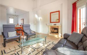 Posezení v ubytování 4 Bedroom Lovely Home In Ciudad Quesada