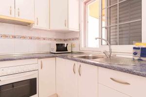 Kuchyň nebo kuchyňský kout v ubytování Villa Mar Deluxe Gran Canaria