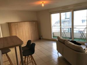 Fotografia z galérie ubytovania bel appartement meublé à neuf avec terrasse v destinácii Chalon-sur-Saône