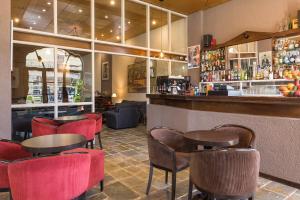 Lounge nebo bar v ubytování Arahova Inn Hotel + 37 fotografií