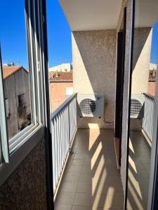 Balkoni atau teres di AS23037 -P2 avec parking privé à 2 pas de la plage