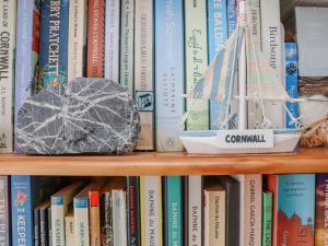 Biblioteca din această casă de vacanță