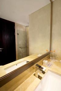 Koupelna v ubytování Aston Priority Simatupang Hotel and Conference Center