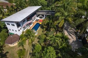 Bazén v ubytování Chalong - 10 BR Private Pool Villa - Villa Nap Dau - Phuket nebo v jeho okolí