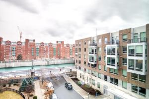 Gallery image of E Cambridge 1BR w WD Gym steps from Train BOS-524 in Boston