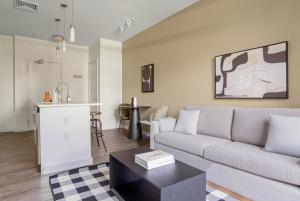Posezení v ubytování Cambridgeport 1BR w WD near MIT BOS-735