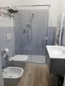 A bathroom at Sacripante Még 14 kép