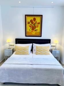 Letto o letti in una camera di Hotel Normandy