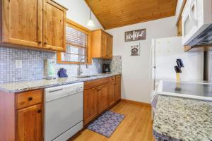 Foto dalla galleria di Blue Sky Lodge a Reeds Spring Altre 69 foto