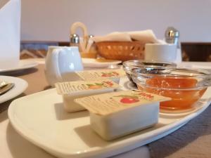 Cibo presso la stanza in casa privata o nelle vicinanze