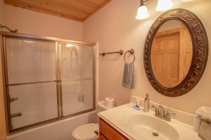 Phòng tắm tại A-Typical +25 ảnh