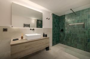 Kúpeľňa v ubytovaní Lorea Playa, Luxury 6 Bedroom Villa with Seaview
