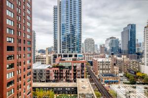 Gallery image of River North 1br w gym pool roof nr Riverwalk CHI-821 in Chicago