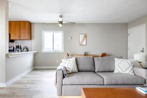 Φωτογραφία από το άλμπουμ του Redondo Beach 1BR w Pool Gym 1 block from beach LAX-439 σε Redondo Beach