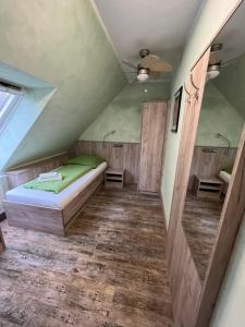 Ein Bett oder Betten in einem Zimmer der Unterkunft Hotel MyLord