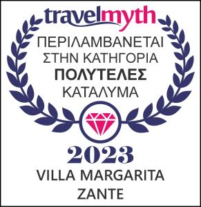 VouyiátonにあるVilla Margarita Zanteの花輪付トルコ代表のロゴ