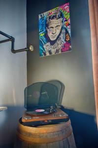 Zdjęcie z galerii obiektu Sweet Nina Jazz Appartement pour 5 voyageurs, situé à la Place de la République, avec parking et lit queen size w mieście Le Mans