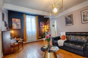 Posedenie v ubytovaní Sweet Nina Jazz Appartement pour 5 voyageurs, situé à la Place de la République, avec parking et lit queen size