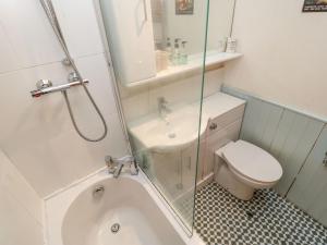 Koupelna v ubytování Corner Cottage + 27 fotografií