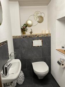 Casa Restelli OG - nahe Andermatt Gotthard的一间浴室