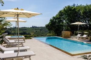 The swimming pool at or close to Villa Pianora